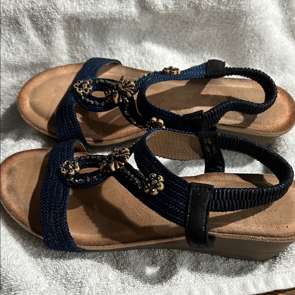 Elegant Navy Sandals with Gold Accents